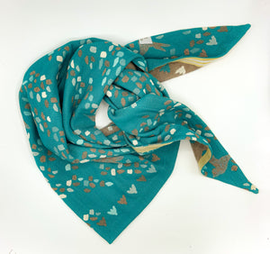 
                  
                    Load image into Gallery viewer, Foulard Triangle
                  
                